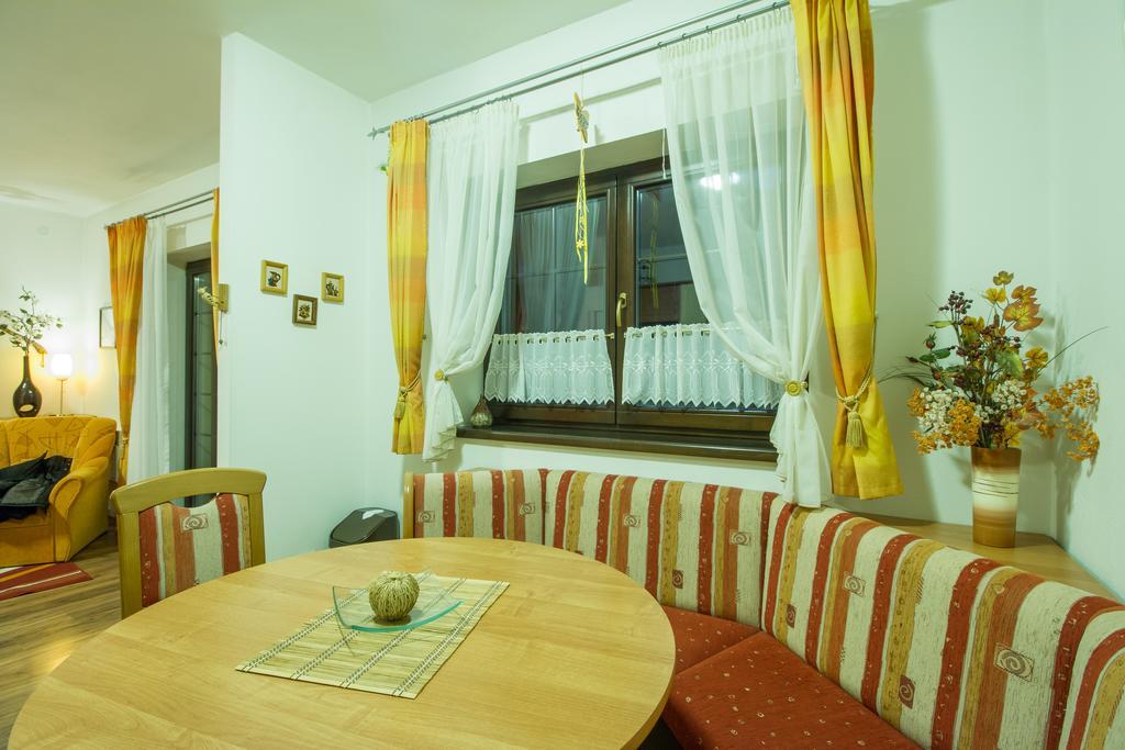 Vila Helena - Apartment Helena 2 Ружомберок Экстерьер фото